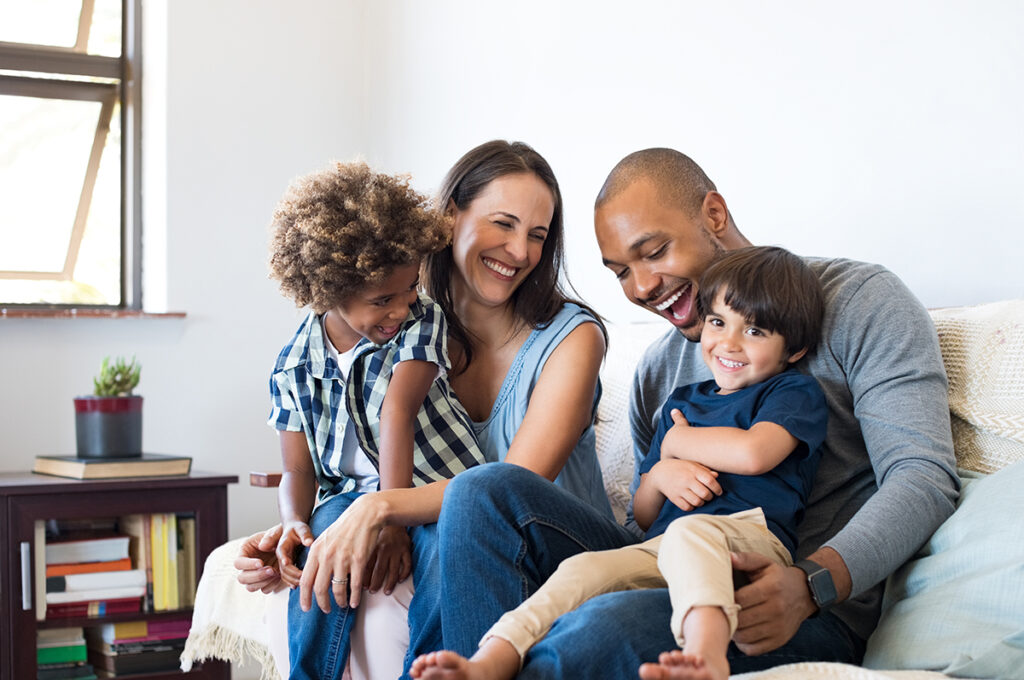 a family bonds in an addiction recovery family therapy session